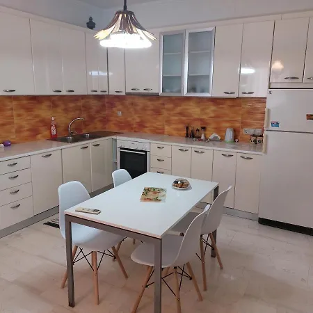 Ninemia Apartment Vlikhon